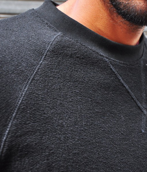 crewneck-black-2